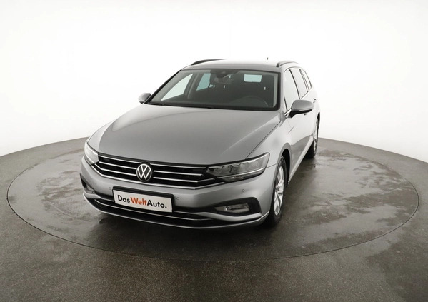 Volkswagen Passat cena 87000 przebieg: 130171, rok produkcji 2020 z Poznań małe 667